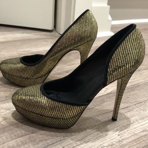 Charles David size 9 1/2 luxury comfortable heals. In great condition!